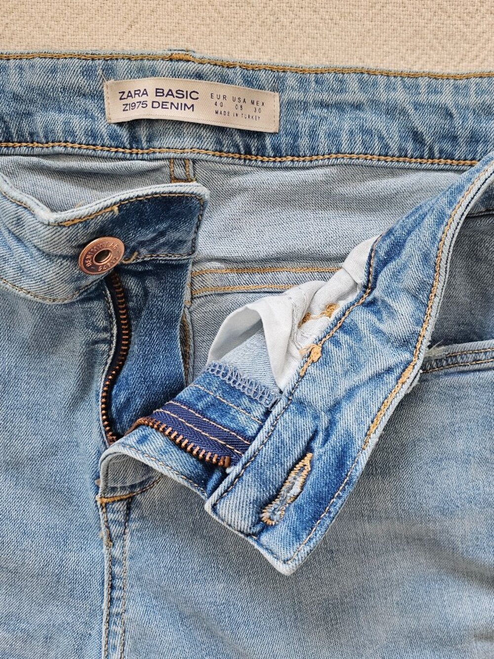 Zara Y2K Style Ruffle Bottom Light Wash Slim Jeans 8 - Picture 8 of 10
